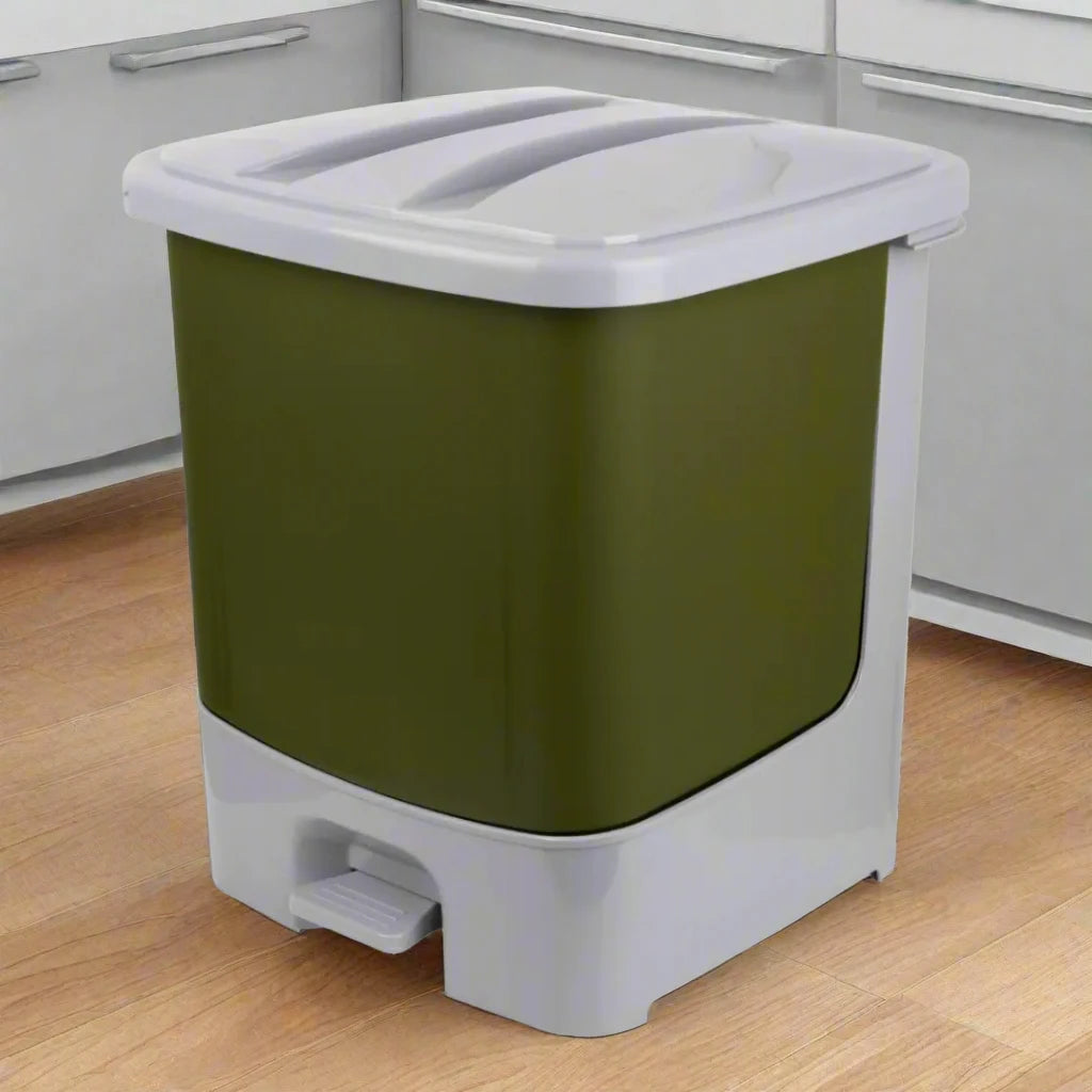  PADDLE DUSTBIN WITH A SLEEK DESIGN AND FOOT PEDAL