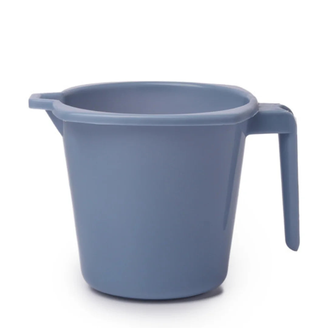 Practical plastic bucket and mug kit for home maintenance