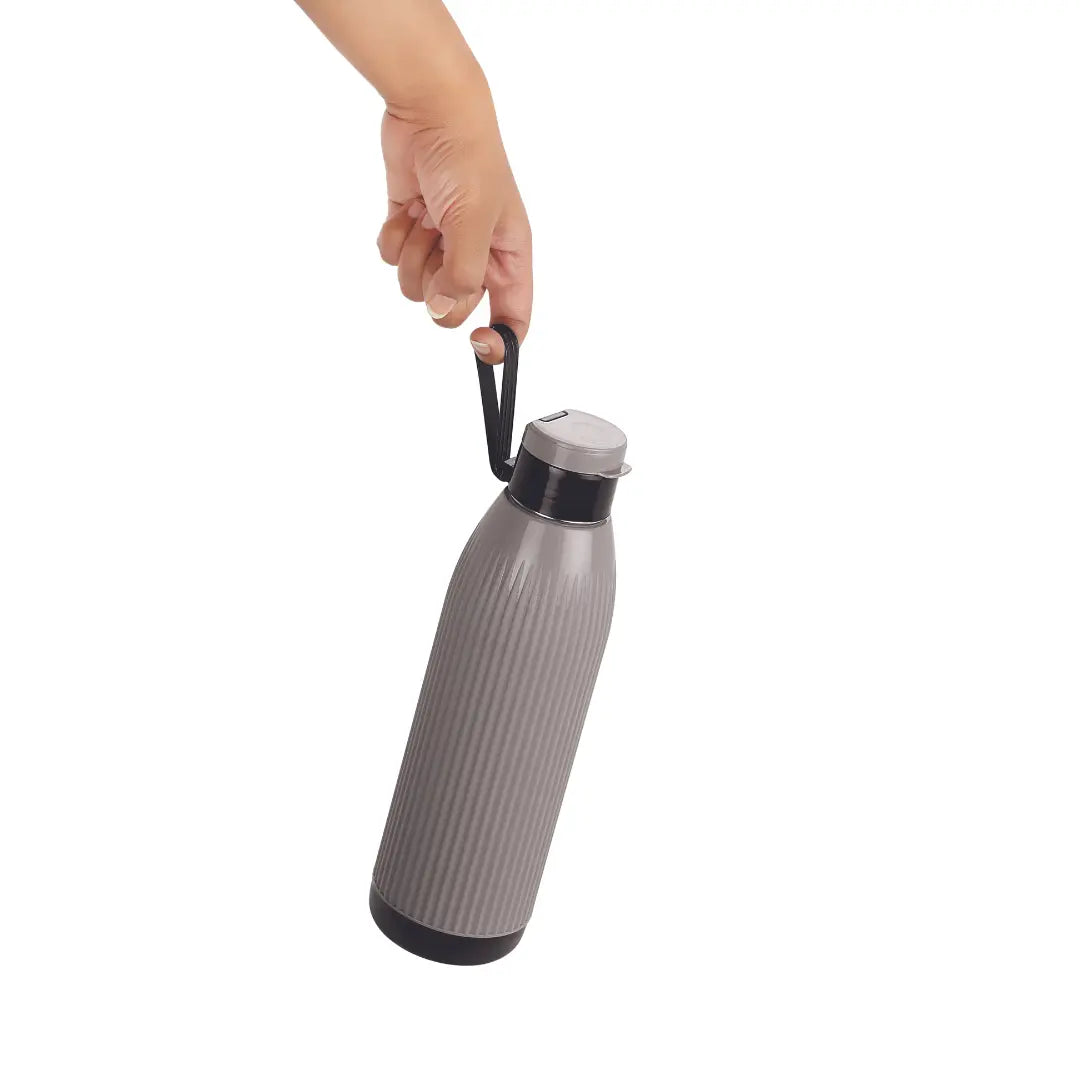 WATER BOTTLE PLASTIC WITH INSULATION